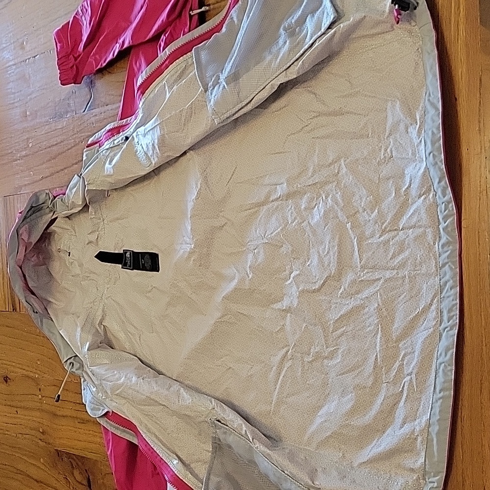 The North Face Hyvent 2.5L Fuchsia Raincoat Size Small - Picture 14 of 17